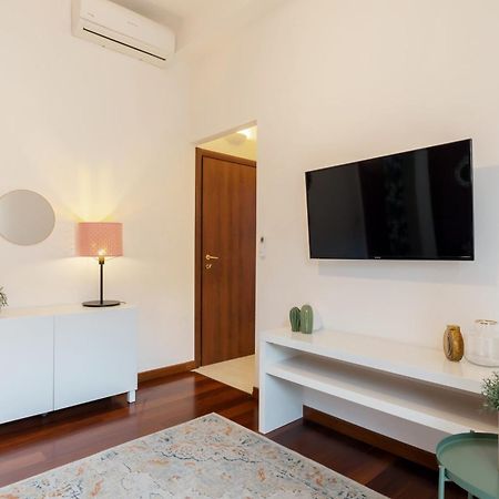 Ferienwohnung Duomo - Citylife Pink Vintage Apt Center Mailand Exterior foto